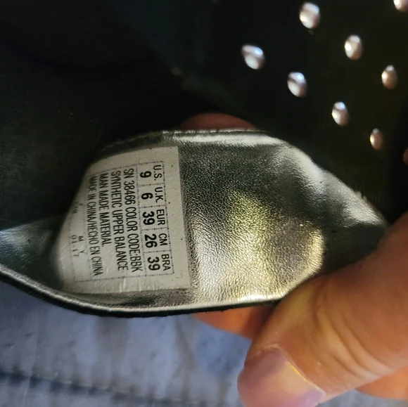 Sz 9 Sketchers suede studded wedge sandal with memory foam sole - Picture 3 of 5